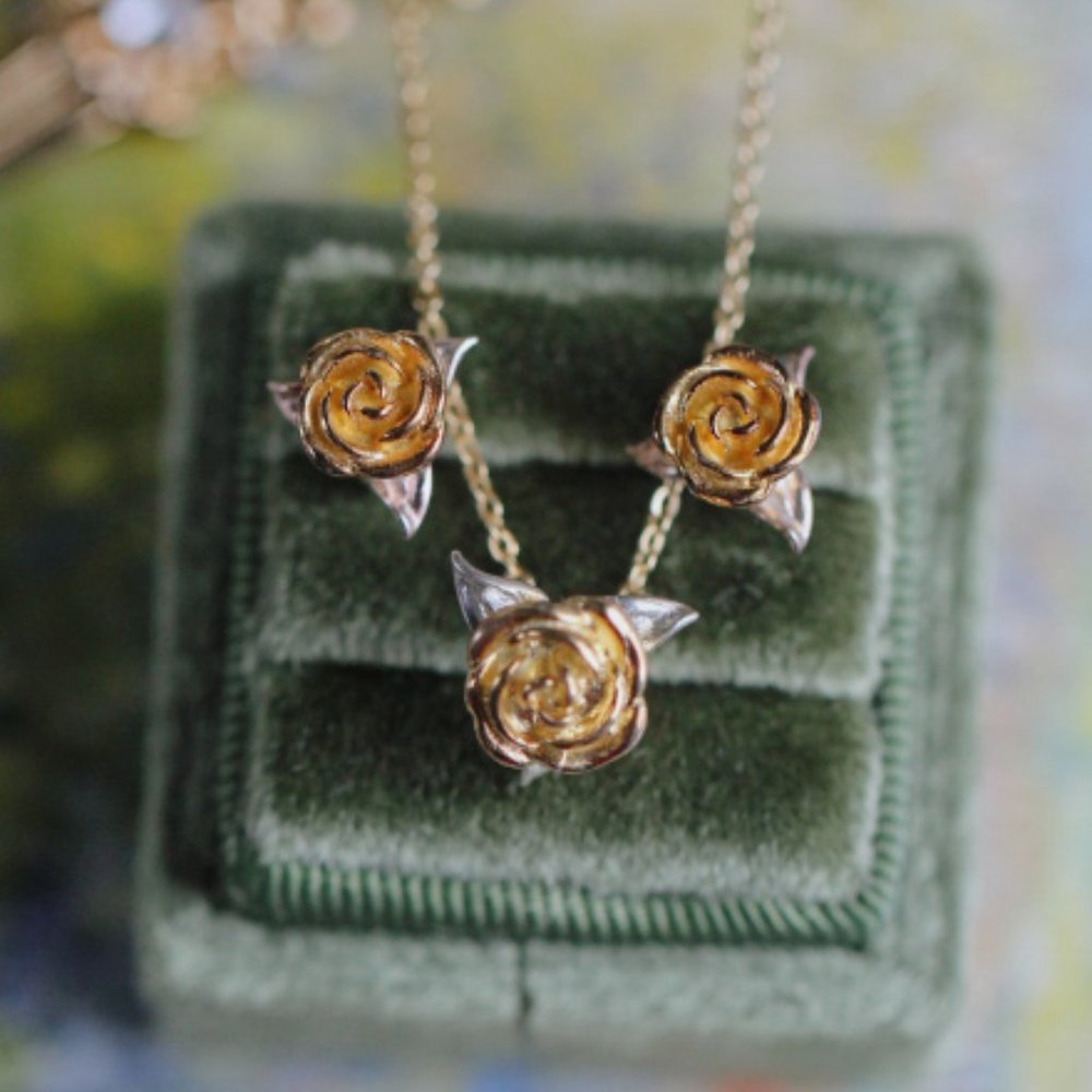 SOLD Gold Rose Flower Earrings studs Gold Vermeil Floral Earrings Studs for her - Picture 4 of 15